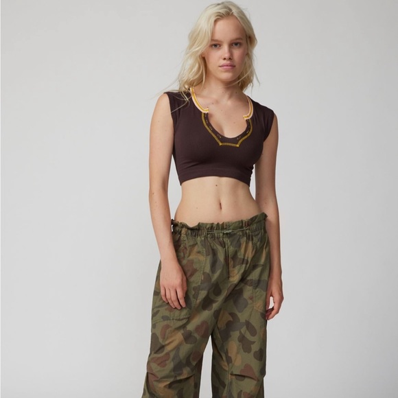 Urban Outfitters Go For Gold brown crop top - Picture 2 of 4